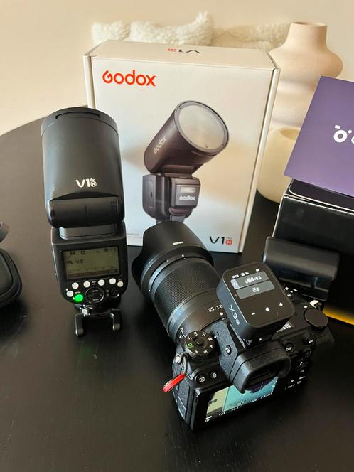 Nikon Z6 II + 35mm f/1.8 + Godox V1 Pro N + X3 N, Audio, Tv en Foto, Fotografie | Flitsers, Zo goed als nieuw, Nikon, Kantelbaar