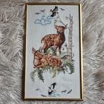 Vintage geborduurd schilderij van reeën., Ophalen of Verzenden, Gebruikt