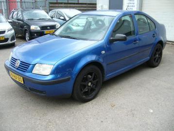 Volkswagen Bora 1.6 77KW 2002 Blauw beschikbaar voor biedingen