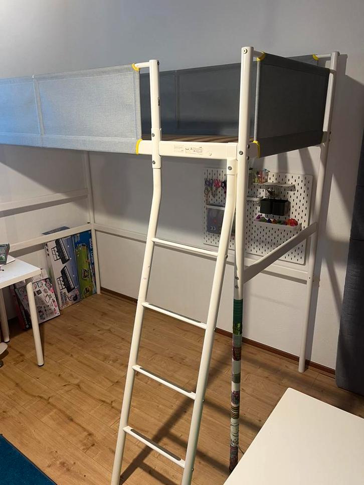 Hoogslaper Ikea Vitval, Huis en Inrichting, Slaapkamer | Stapelbedden en Hoogslapers, Gebruikt, Hoogslaper, 90 cm, 200 cm, Eenpersoons