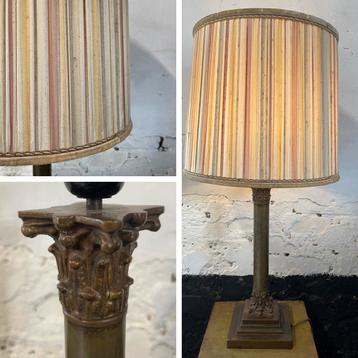 Vintage antieke corinthische lamp messing brons met kap beschikbaar voor biedingen