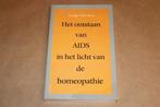 Ontstaan van AIDS — Homeopathisch Perspectief — Vithoulkas, Boeken, Ophalen of Verzenden, Gelezen, Overige onderwerpen, Achtergrond en Informatie