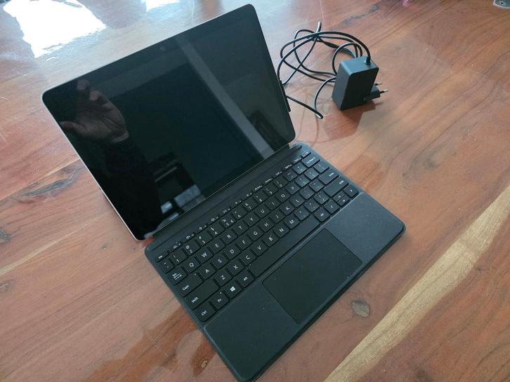 Microsoft Surface Go 2 Tablet + toetsenbord, Computers en Software, Windows Tablets, Gebruikt, Wi-Fi, 10 inch, 64 GB, Ophalen of Verzenden