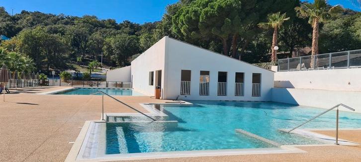 Luxe Stacaravan Zuid Frankrijk nabij St Tropez en St Maxime, Vakantie, Campings, Recreatiepark, In bergen of heuvels, Airconditioning