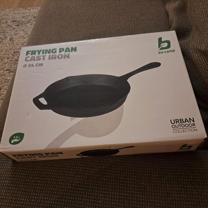 Bo-Camp Gietijzeren Koekenpan 24cm, Huis en Inrichting, Keuken | Potten en Pannen, Nieuw, Koekenpan of Braadpan, Gietijzer, Inductieplaat