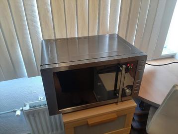 Combi-Magnetron met grill en hete lucht beschikbaar voor biedingen