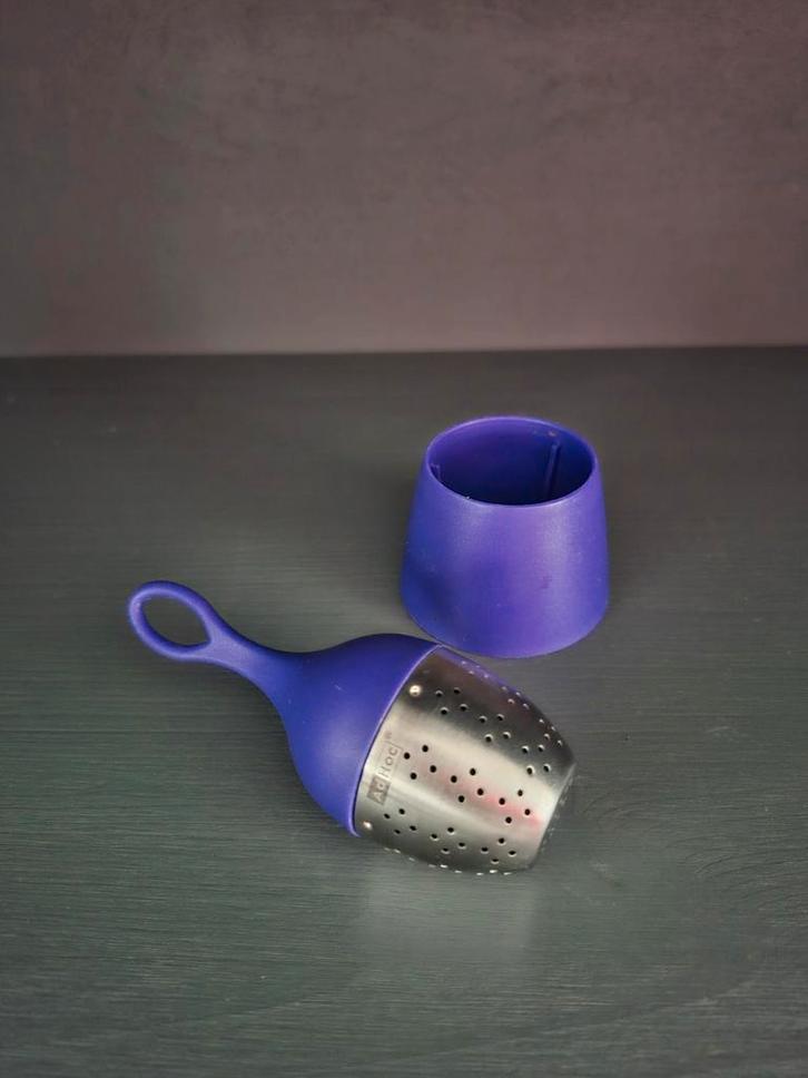 Adhoc floatea thee-ei met houder, Huis en Inrichting, Keuken | Bestek, Zo goed als nieuw, Los bestek, Rvs of Chroom, Ophalen of Verzenden