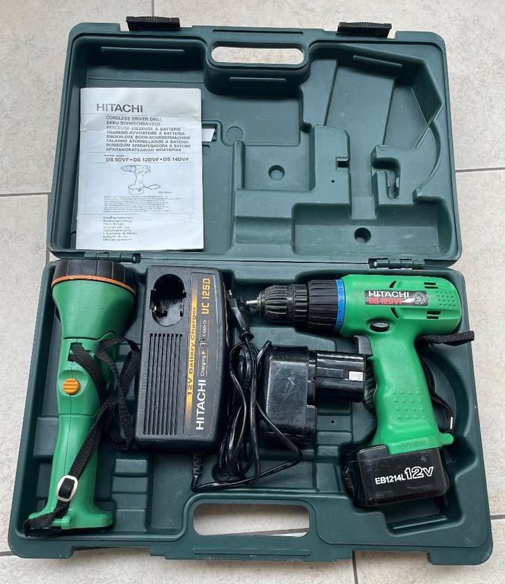 SCHROEFMACHINE HITACHI DS120VF KOFFER MET 2 ACCU'S ,LADER, Doe-het-zelf en Verbouw, Gereedschap | Boormachines, Gebruikt, Boor- en Schroefmachine