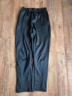 Zwarte kinder trainingsbroek van Nike maat Xl 158-170 cm, Maat XS of kleiner, Ophalen of Verzenden, Zo goed als nieuw, Broek