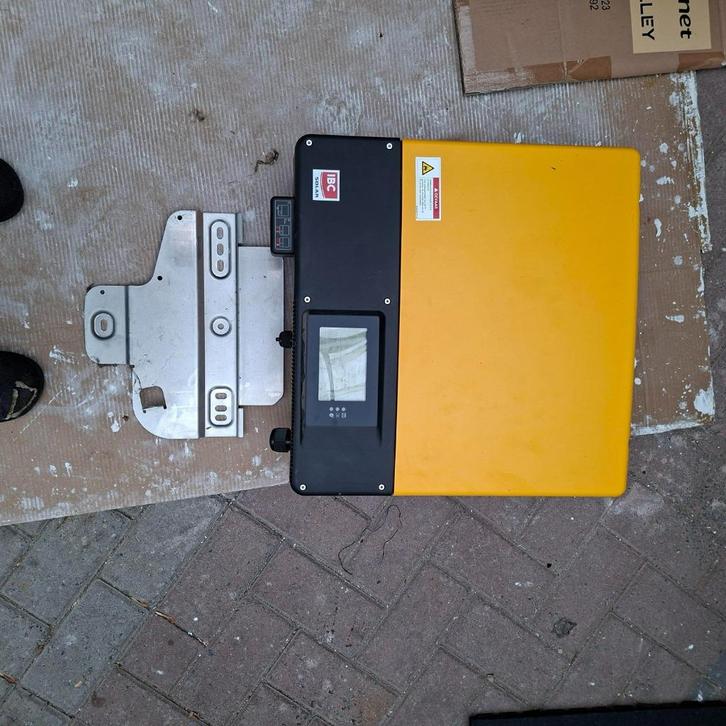 SMA Omvormer voor Zonencellen, Doe-het-zelf en Verbouw, Zonnepanelen en Toebehoren, Gebruikt, Compleet systeem, 200 wattpiek of meer