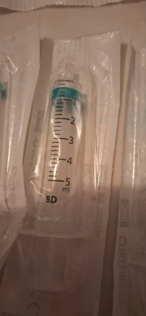 5ml Spuitjes - BD Emerald - Steriel Verpakt 69 stuks, Hobby en Vrije tijd, Overige Hobby en Vrije tijd, Ophalen of Verzenden