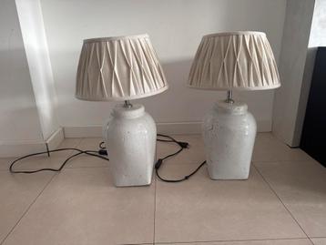 Set van 2 Witte Tafellampen beschikbaar voor biedingen