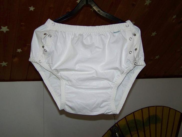 plastic broek ( geen plastic maar PES) maatje S., Kinderen en Baby's, Babykleding | Baby-kledingpakketten, Nieuw, One size, Verzenden
