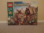 Lego 7189 Kingdoms Overval op Molendorp, Kinderen en Baby's, Speelgoed | Duplo en Lego, Ophalen of Verzenden, Nieuw, Complete set