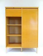 Vintage Kinnarps archiefkast /schoolkast hout  met rolluiken, Huis en Inrichting, Kasten | Boekenkasten, Ophalen, Met plank(en)