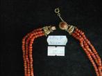 ketting bloedkoraal 3 rijen stenen gouden slot totaal 28.4 g, Verzenden, Goud, Ketting