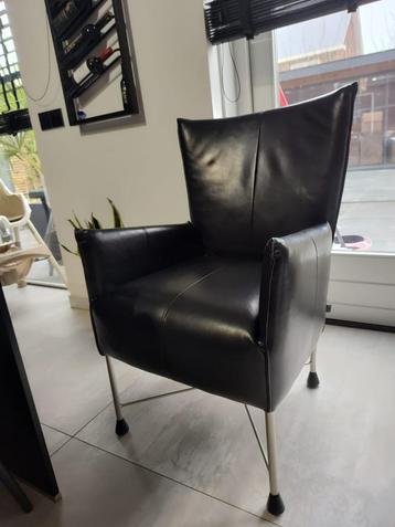 4 st JESS lederen stoelen beschikbaar voor biedingen