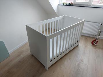 Ledikant inclusief matras te koop beschikbaar voor biedingen