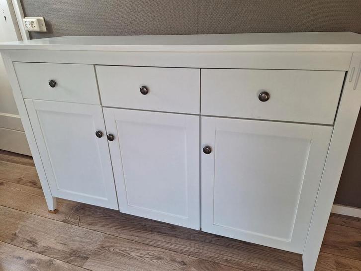 Wit dressoir of commode met deuren en lades, Kinderen en Baby's, Kinderkamer | Commodes en Kasten, Zo goed als nieuw, Ophalen of Verzenden