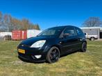 Ford Fiësta 1.3 8V 3DR 2004 Zwart, Auto's, Ford, 1299 cc, 4 cilinders, Zwart, Origineel Nederlands
