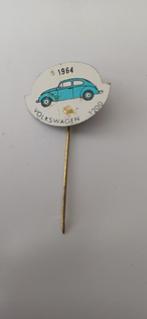 Volkswagen 1200 ook wel kever, kevertje genoemd uit 1964, Verzamelen, Speldjes, Pins en Buttons, Ophalen of Verzenden, Gebruikt