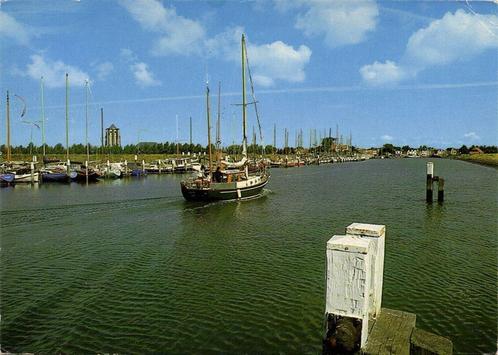 Zierikzee, Jachthaven - boten - 1982 gelopen, Verzamelen, Ansichtkaarten | Nederland, Gelopen, Ophalen of Verzenden