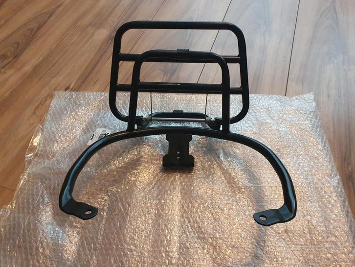 Originele Vespa Achterdrager mat zwart zie foto's nieuw, Fietsen en Brommers, Brommeronderdelen | Scooters, Nieuw, Vespa, Overige typen