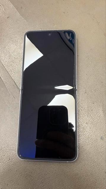 Samsung Galaxy Z Flip6 256gb nieuwstaat beschikbaar voor biedingen