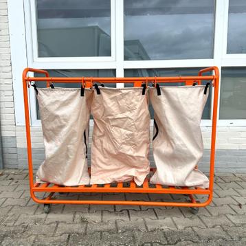 Postzakhouder - Postkar - Rolcontainer   beschikbaar voor biedingen
