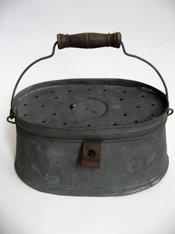 Antiek zinken visemmertje voor levend aas beschikbaar voor biedingen