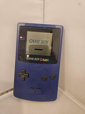 Paarse Game Boy Color beschikbaar voor biedingen