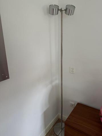 GEZOCHT!! Deze vloerlamp beschikbaar voor biedingen