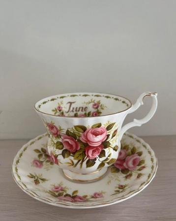 Royal Albert “June”Juni kop & schotel – Flower of the Month beschikbaar voor biedingen