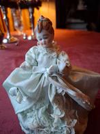 Porselijne popje uit portugal 14cm, Antiek en Kunst, Ophalen of Verzenden