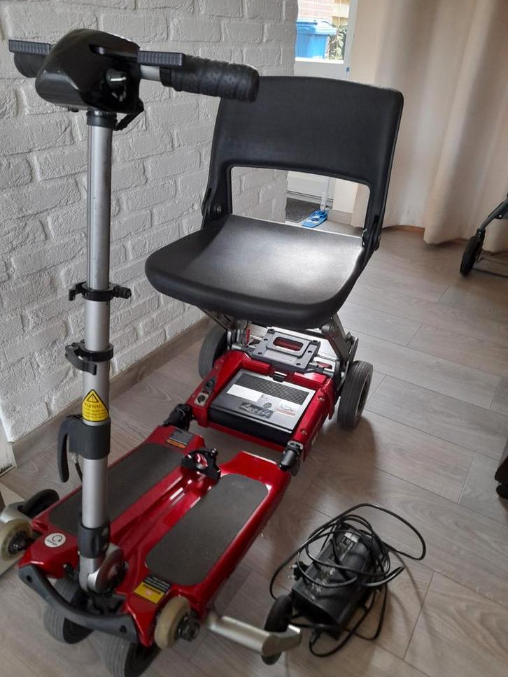 Zeer mooie en nette opvouwbare scootmobiel, Diversen, Brommobielen en Scootmobielen, Zo goed als nieuw, Mango, 10 km/u of minder