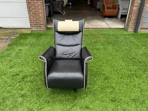 PROMINENT Wilson Frans Molenaar zwart leer relax fauteuil, Huis en Inrichting, Stoelen, Zo goed als nieuw, Eén, Hout, Leer, Metaal