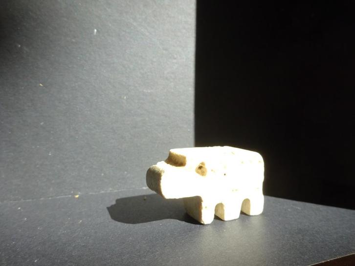 Enzo Mari: origineel travertin neushoorn miniatuur sculptuur, Antiek en Kunst, Kunst | Beelden en Houtsnijwerken, Ophalen