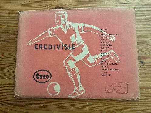 Foto's voetbalclubs seizoen 1958-1959 Esso, Boeken, Sportboeken, Gelezen, Balsport, Ophalen of Verzenden