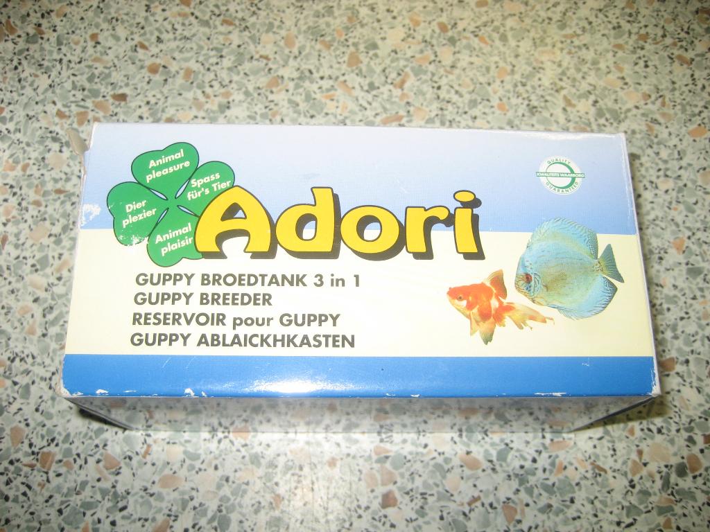 Vis kweek en verzorgingsbakje van Adori, Vis