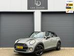Mini Mini 1.5 Cooper Serious Business / AUTOMAAT / 5 DEURS, Auto's, Mini, Gebruikt, Euro 6, 49 €/maand, Origineel Nederlands
