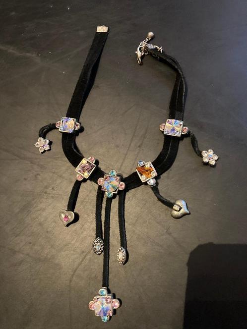 Vintage suède zwarte choker ketting strass stenen collier, Sieraden, Tassen en Uiterlijk, Kettingen, Zo goed als nieuw, Overige materialen