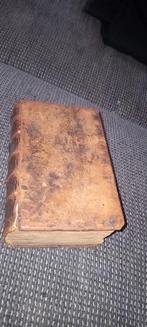 boek antiek Frans 1720, Antiek en Kunst, Antiek | Boeken en Bijbels, Ophalen