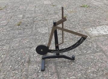 Vintage brievenweger  beschikbaar voor biedingen