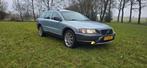 Volvo xc70 2.4T youngtimer! garantie en apk, Auto's, Volvo, Automaat, Stoelverwarming, 1741 kg, 1800 kg