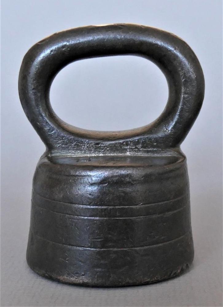 Krukgewichten (brons) van 1 en ½ Gronings Troois pond, Antiek en Kunst, Antiek | Gereedschap en Instrumenten, Ophalen of Verzenden