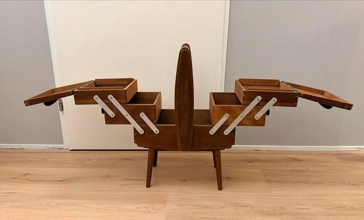 Vintage Grootmoeders Naaikistje, Huis en Inrichting, Woonaccessoires | Kapstokken, Gebruikt, Overige typen, Minder dan 100 cm
