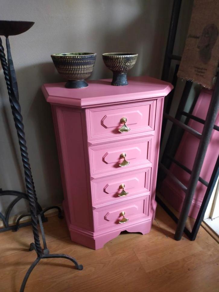 Vintage Terra roze ladekastje kastje halkastje, Huis en Inrichting, Kasten | Ladekasten, Zo goed als nieuw, Minder dan 100 cm