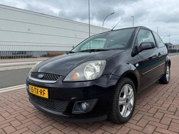 Ford Fiesta 1.4-16V Futura /Airco/Elek.pakket/Nieuwe APK beschikbaar voor biedingen