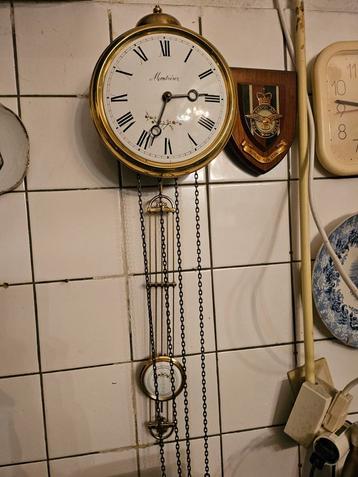 Montresor Wandklok met Slinger beschikbaar voor biedingen