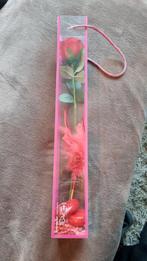 Decoratieve roos in verpakking, Ophalen of Verzenden, Zo goed als nieuw, Binnen